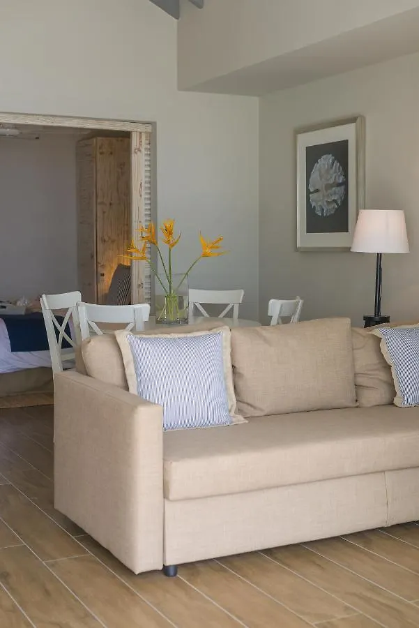 Le Nautique Beachfront Apartments Anse Royale