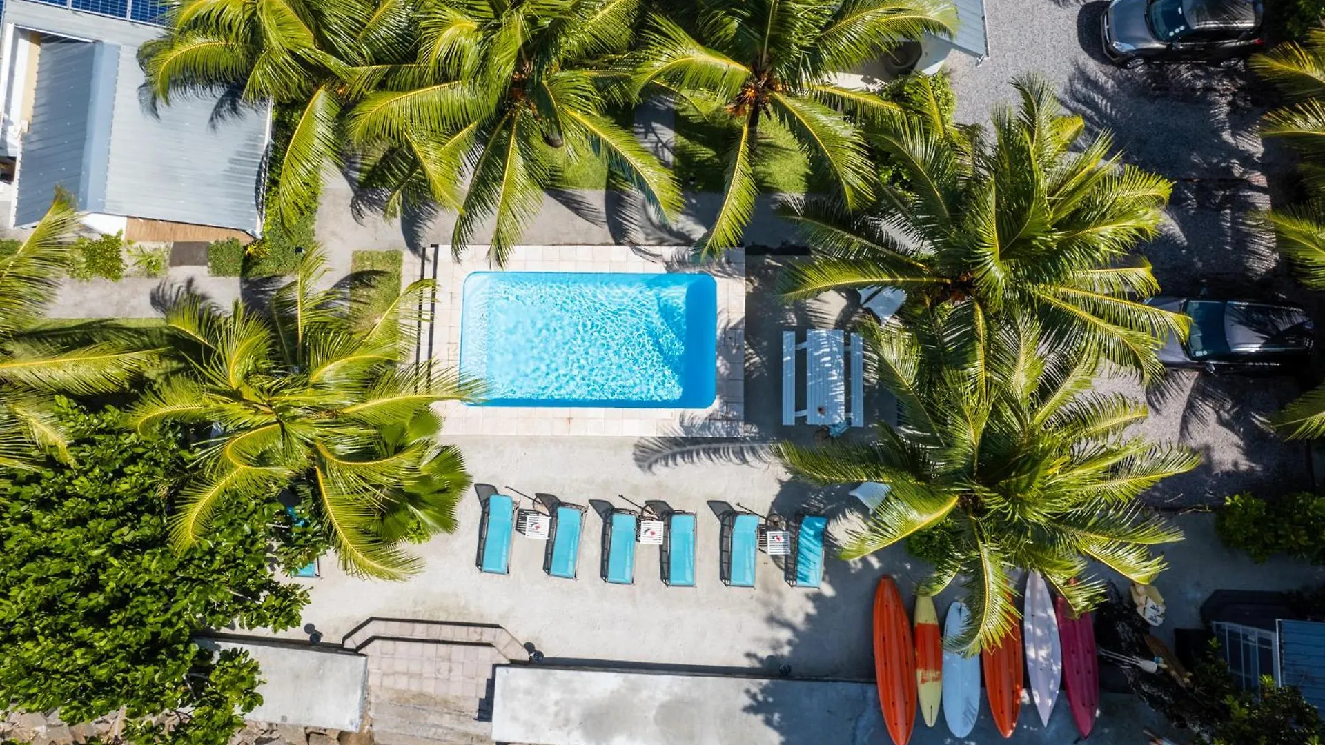 Le Nautique Beachfront Apartments Anse Royale