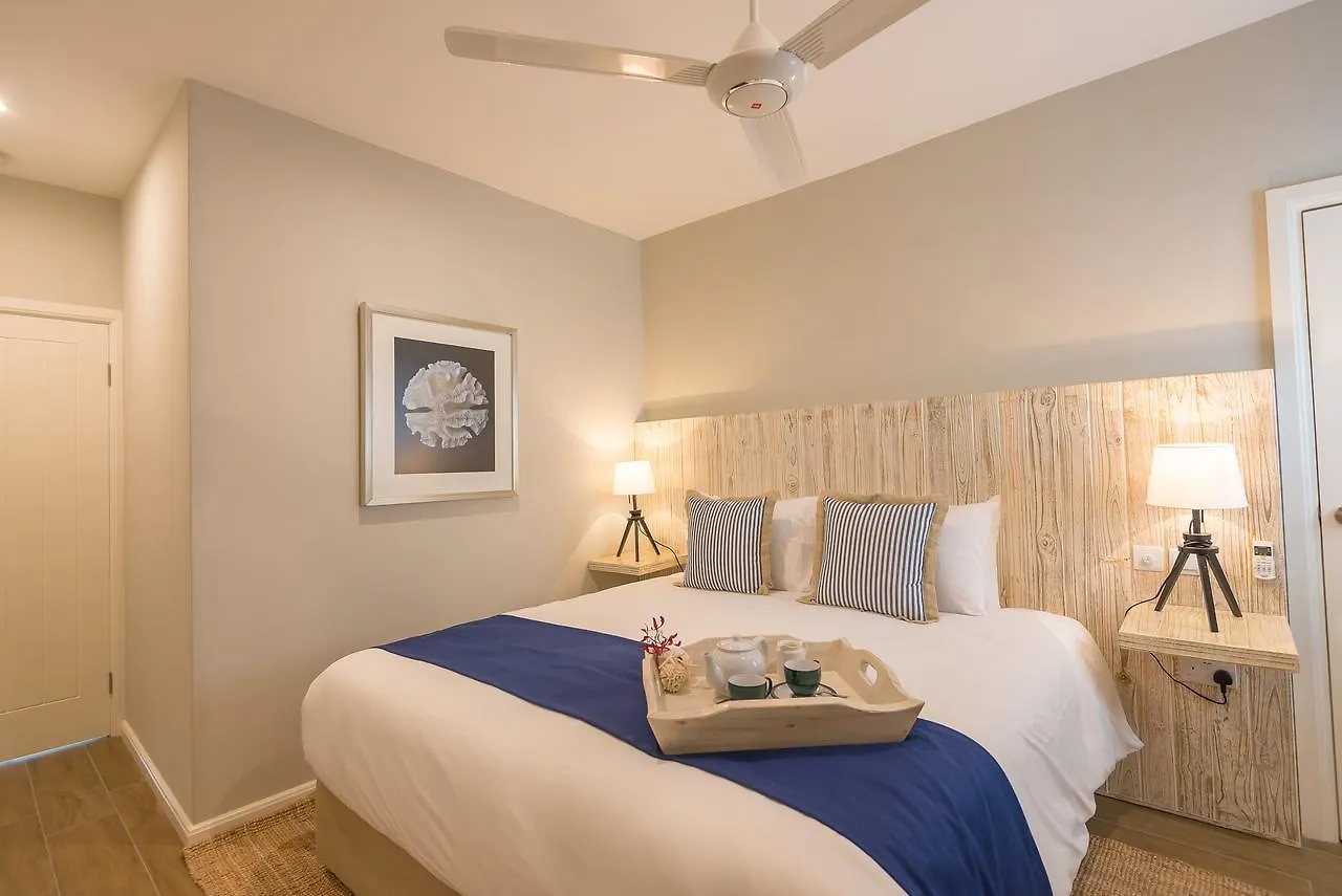 Le Nautique Beachfront Apartments Anse Royale