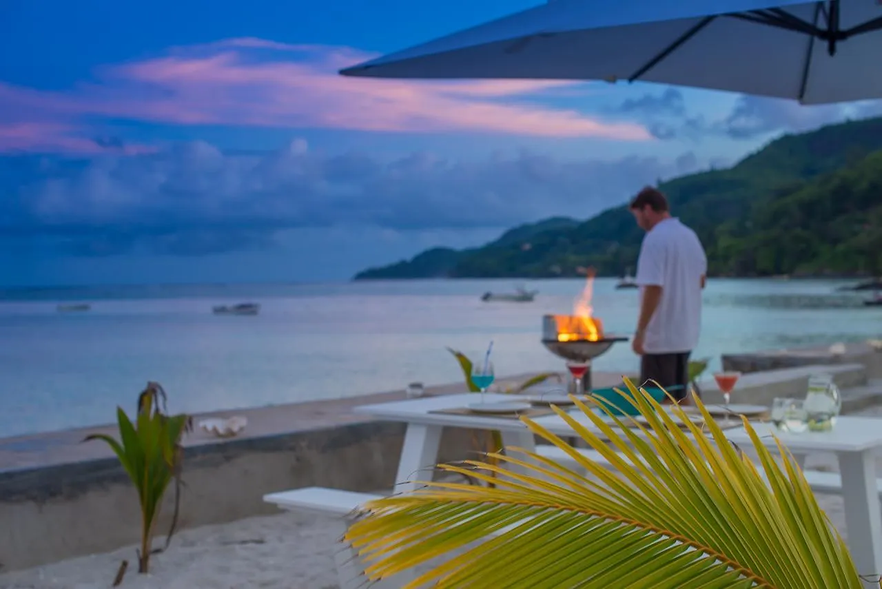 Le Nautique Beachfront Apartments Anse Royale 0*,