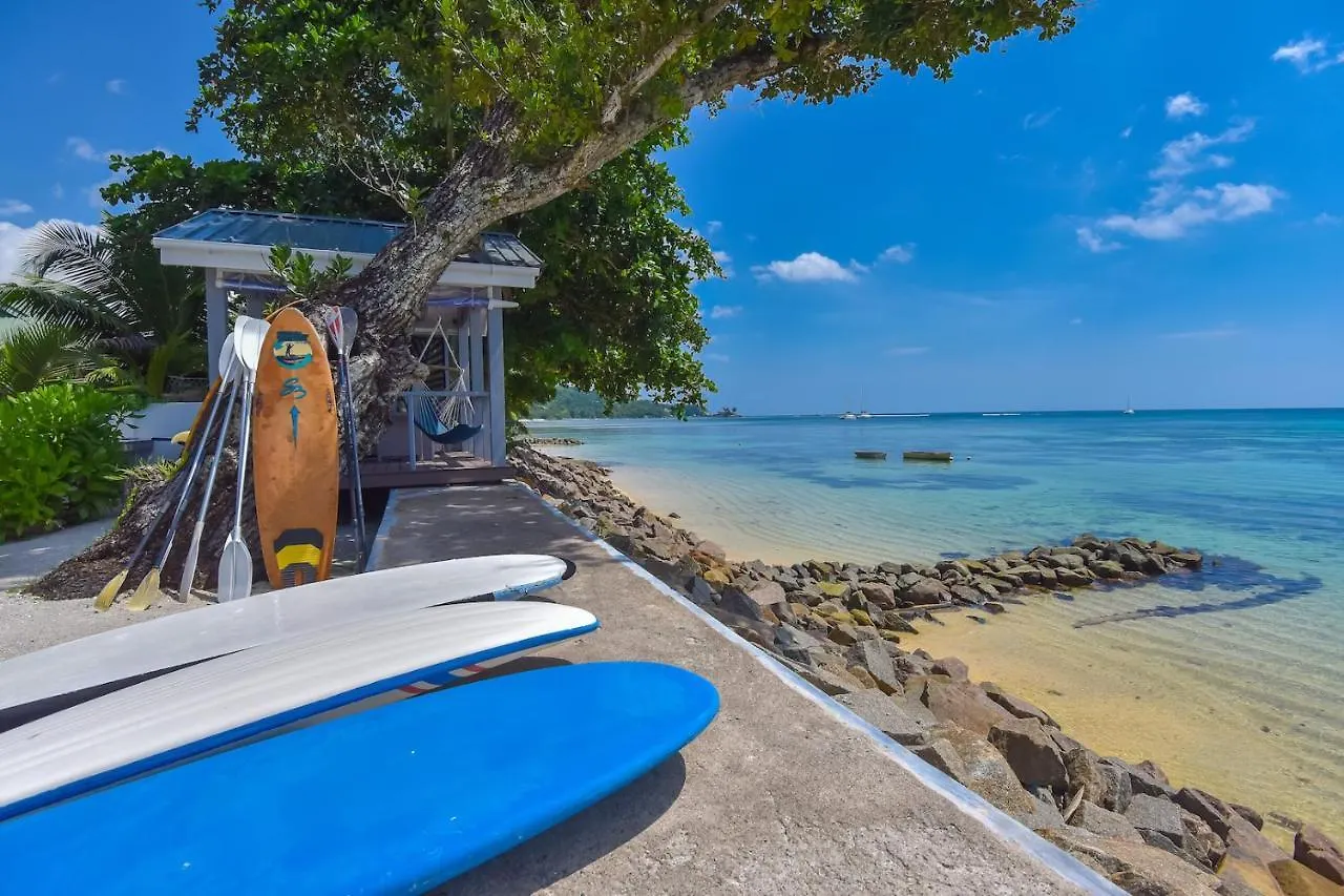 Le Nautique Beachfront Apartments Anse Royale