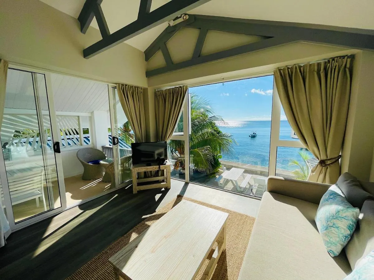 Le Nautique Beachfront Apartments Anse Royale