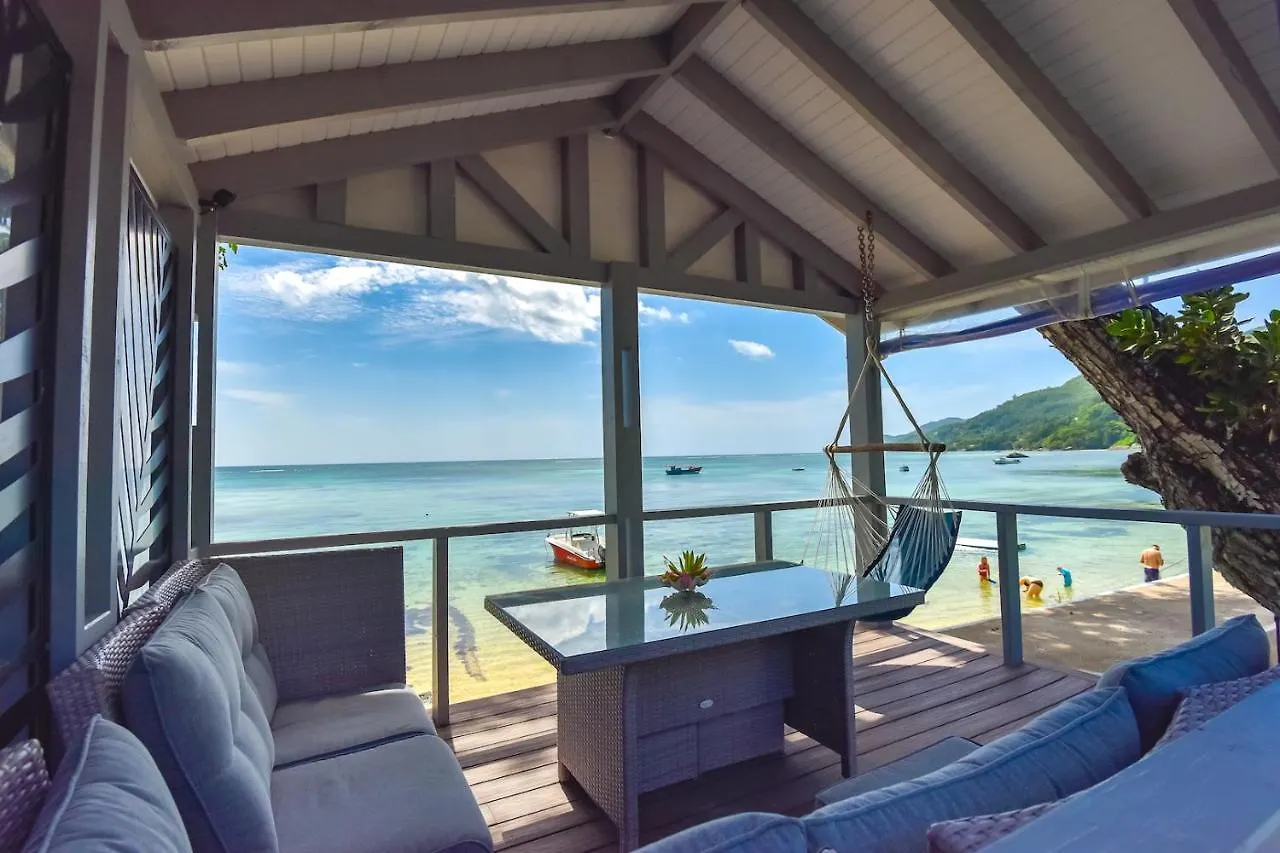Le Nautique Beachfront Apartments Anse Royale